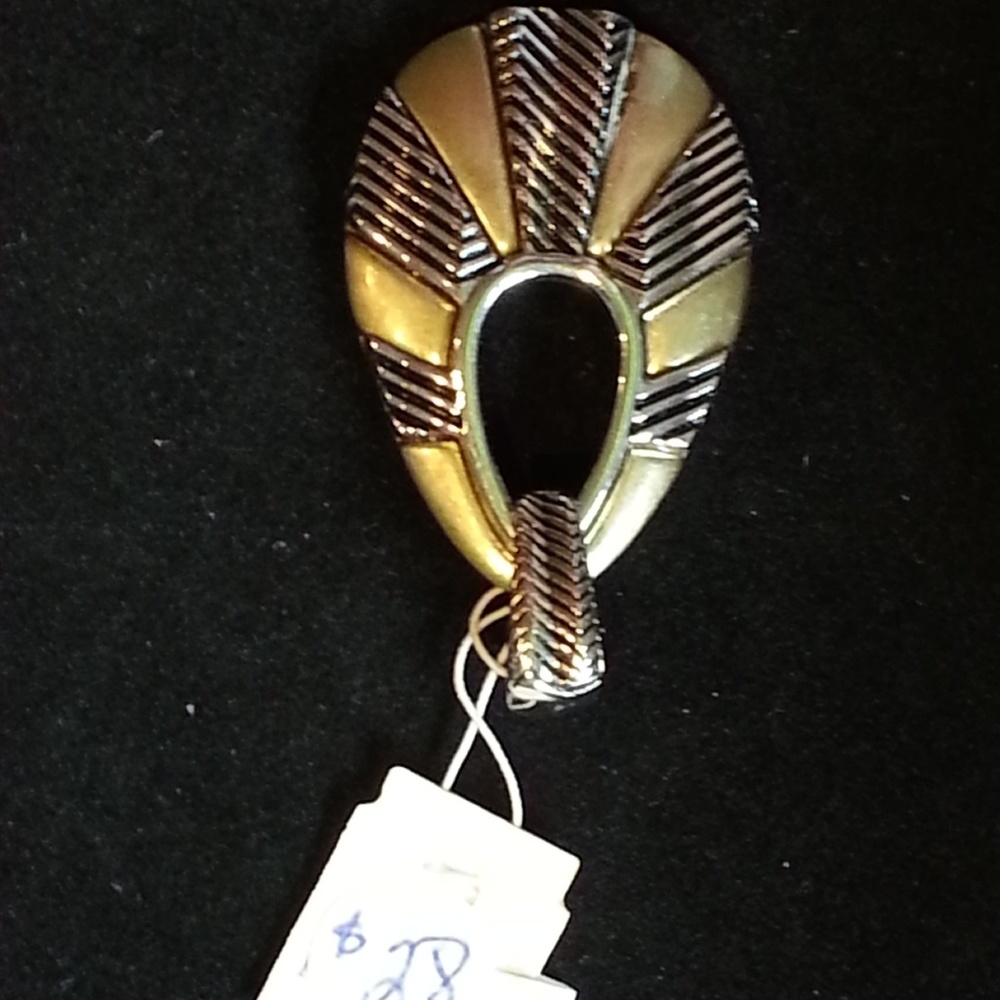 Lia Sophia necklace pendant